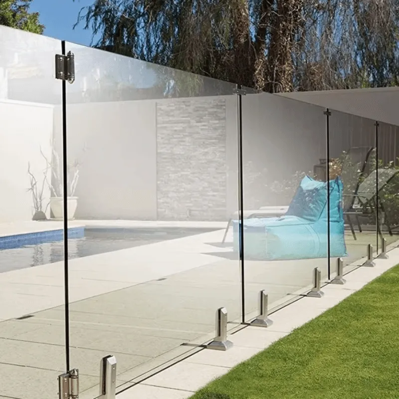 ringhiera in vetro per piscina